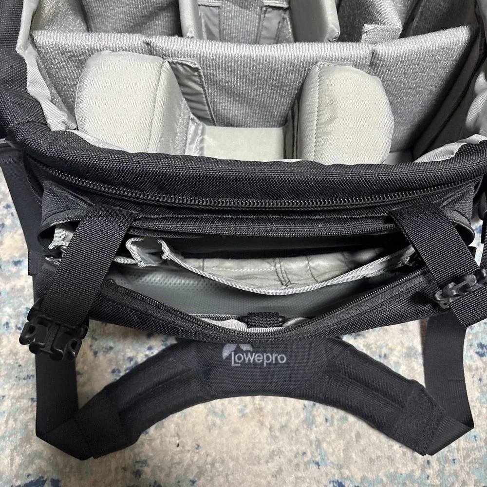 Lowepro Compact AW Camera Shoulder Bag - Black Multiple Padded Pockets Great Bag